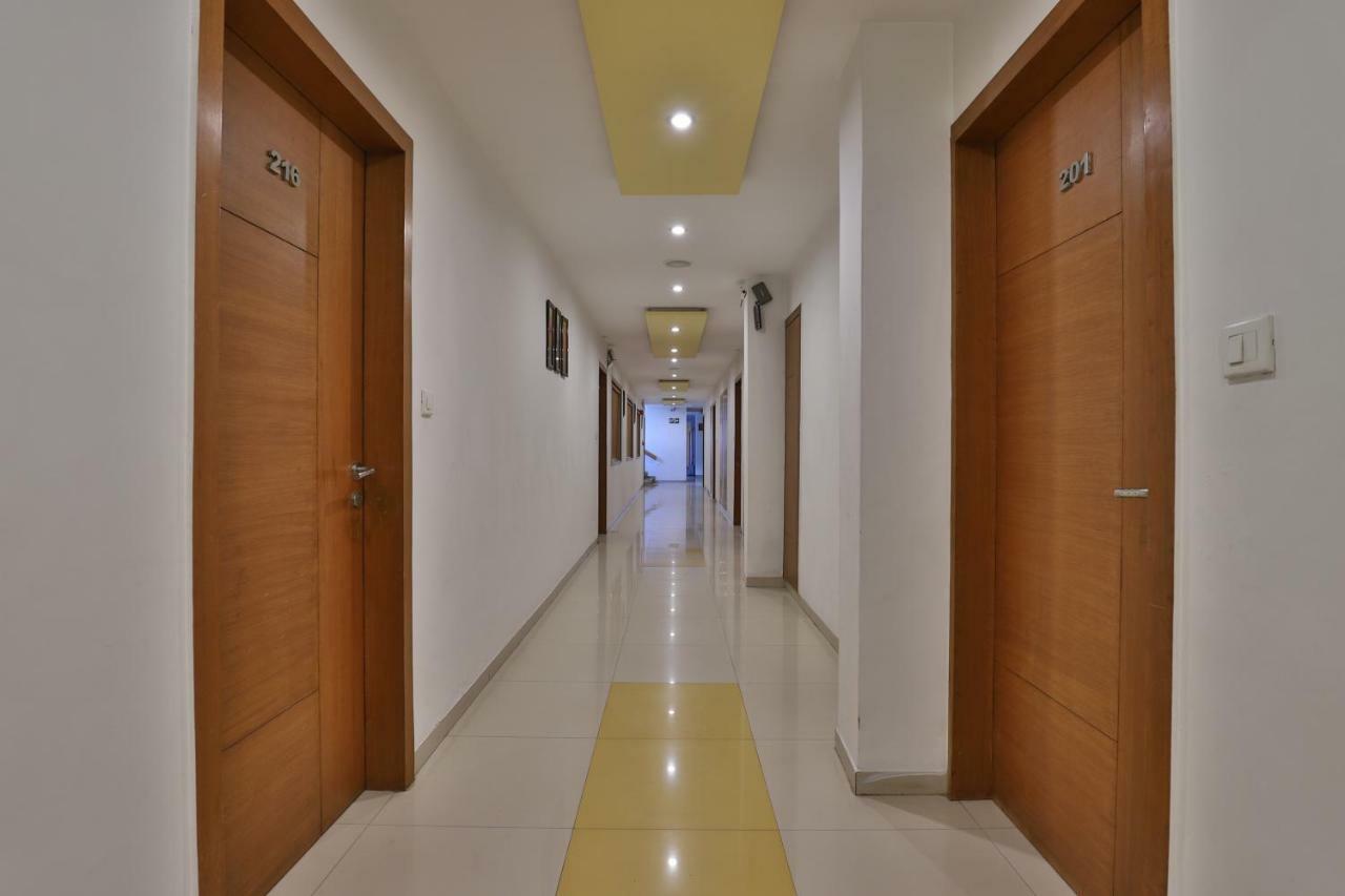 Oyo 14943 Shubh Suvidha Hotel Somnāth Buitenkant foto