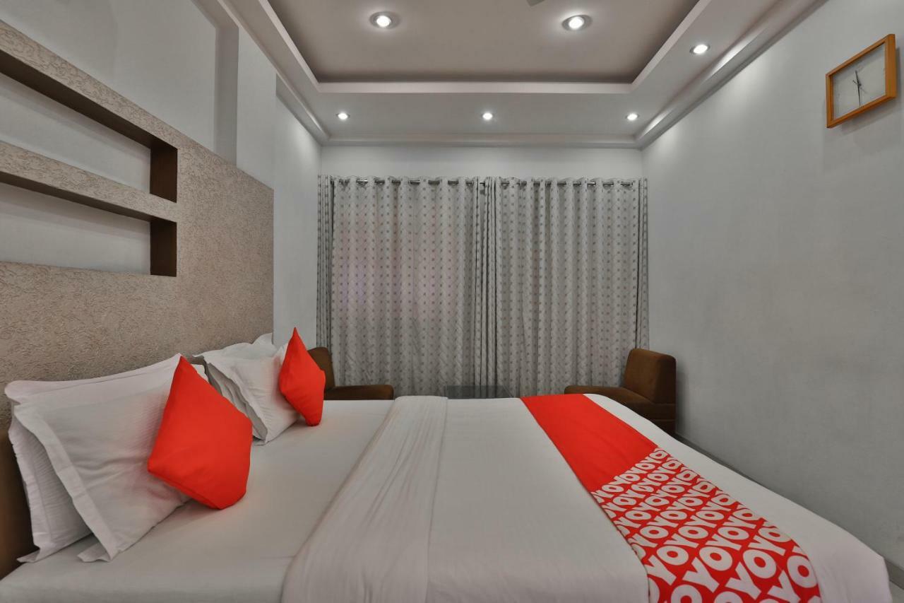 Oyo 14943 Shubh Suvidha Hotel Somnāth Buitenkant foto