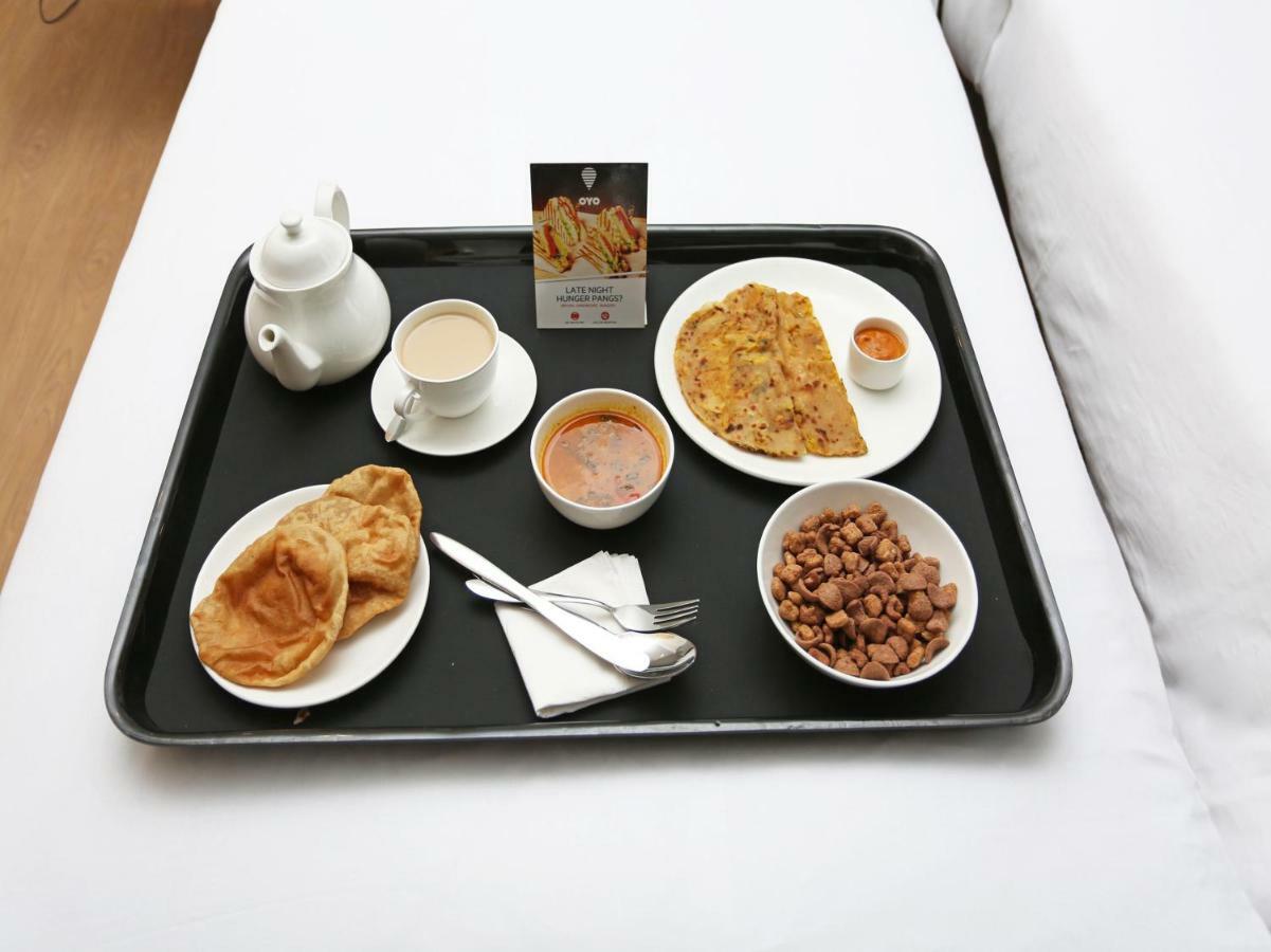 Oyo 14943 Shubh Suvidha Hotel Somnāth Buitenkant foto