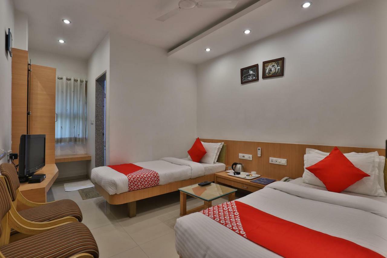 Oyo 14943 Shubh Suvidha Hotel Somnāth Buitenkant foto