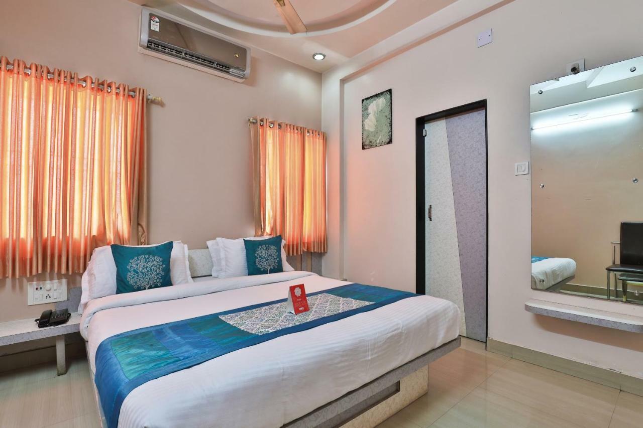 Oyo 14943 Shubh Suvidha Hotel Somnāth Buitenkant foto