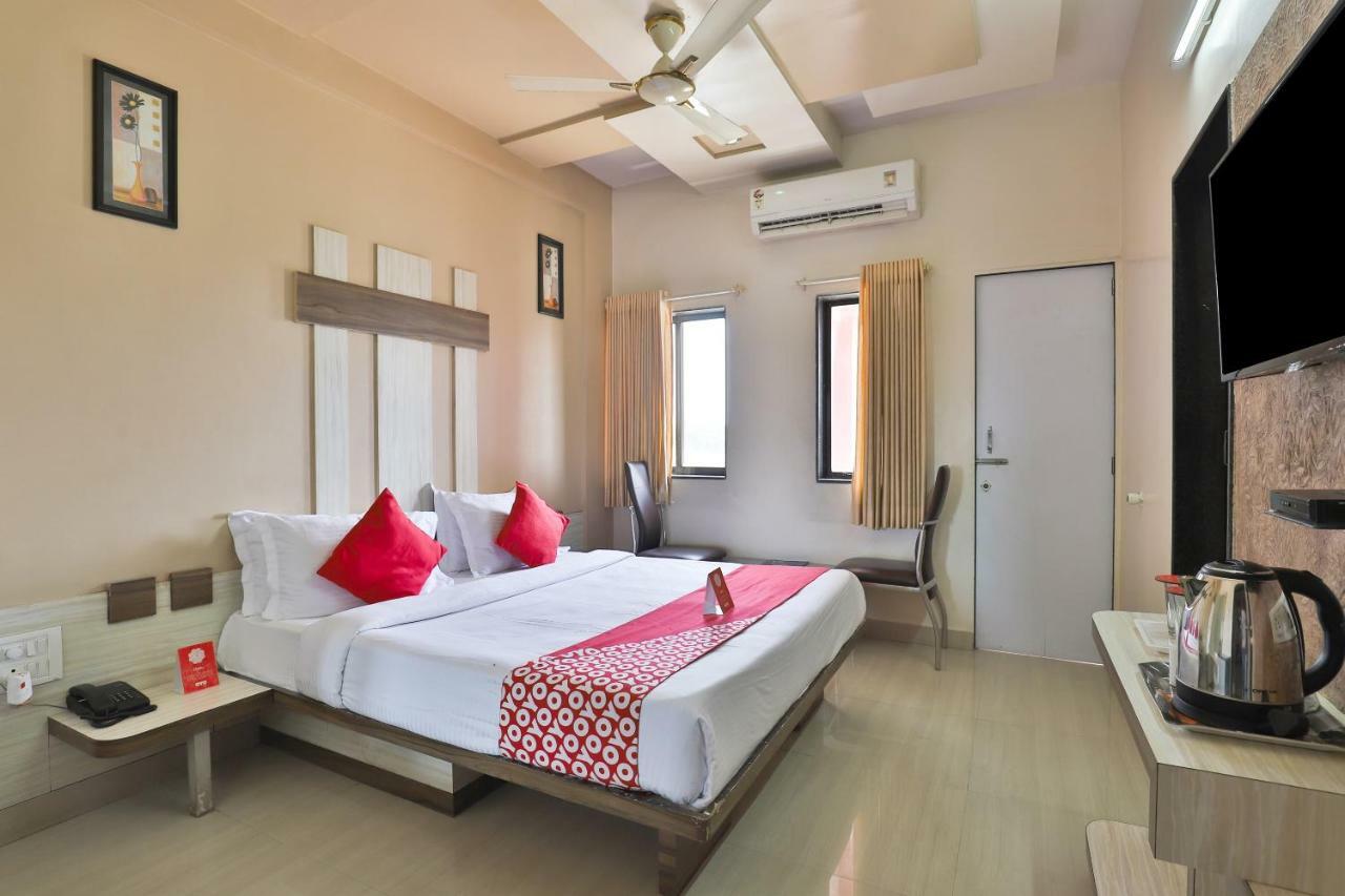 Oyo 14943 Shubh Suvidha Hotel Somnāth Buitenkant foto